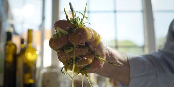 Chef s Table Legends Jamie Oliver Leitz Stills 04